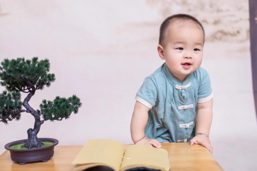 温县宝宝脸上小白点